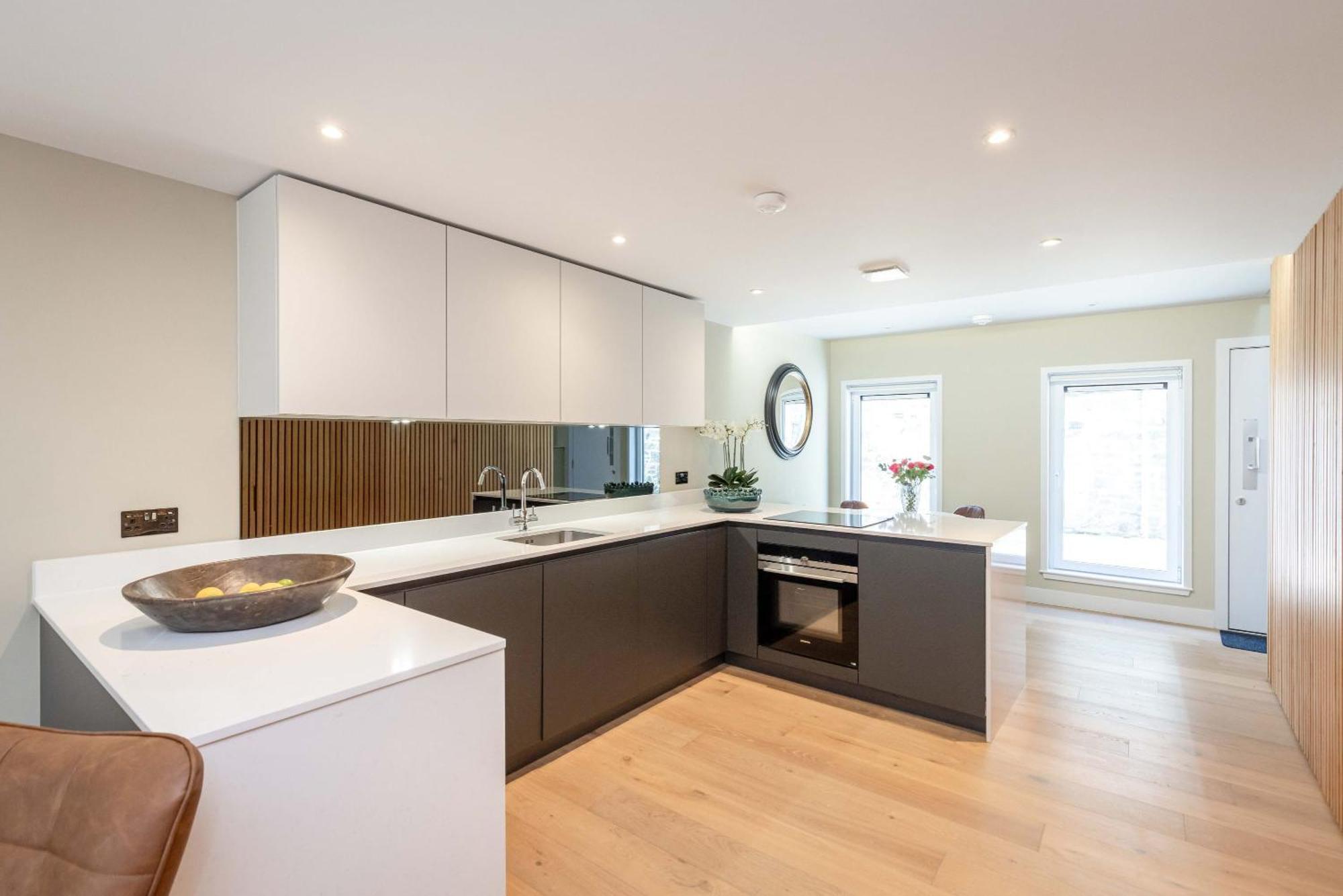 Dragon Suites - City Centre 2 Bed Luxury Mews House Эдинбург Экстерьер фото